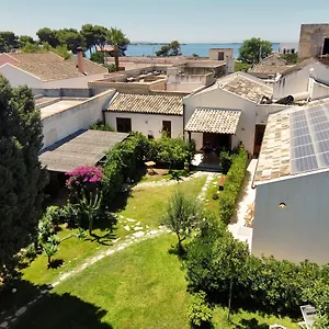 3* Couette-café Stagnone Area Zero